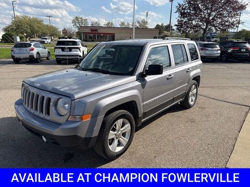 Used 2014 Jeep Patriot Latitude AWD/4WD image 7