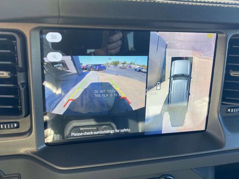 New 2025 Ford Bronco Badlands image 19