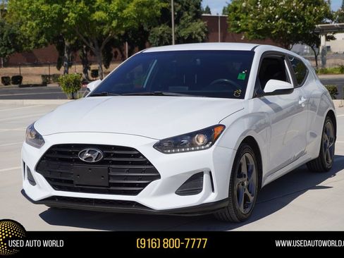 Used 2019 Hyundai Veloster 2.0 FWD image 1