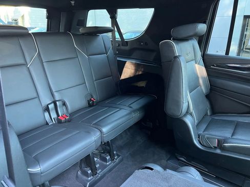 Used 2023 Cadillac Escalade ESV Sport w/ Touring Package image 10