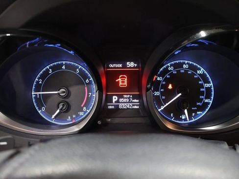 Used 2016 Toyota Corolla L image 37