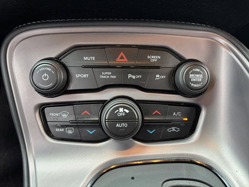 Used 2023 Dodge Challenger R/T w/ Blacktop Package image 30