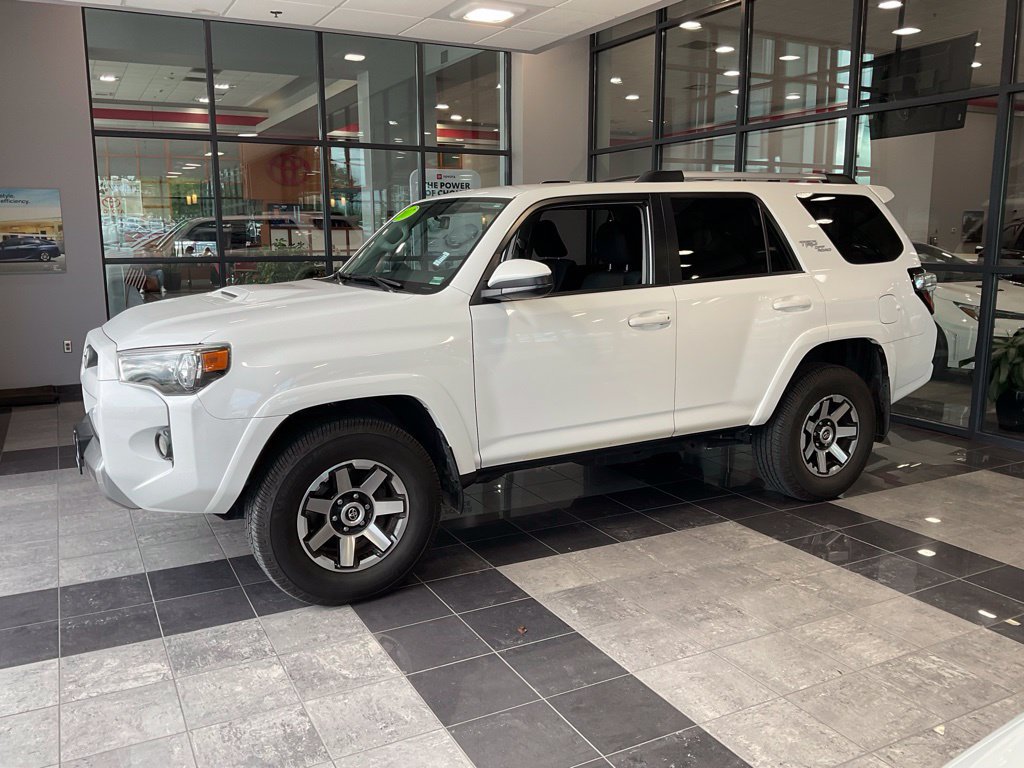 Used 2017 Toyota 4Runner TRD Off-Road w/ Convenience Package AWD/4WD image 3