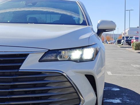 Used 2020 Toyota Avalon XLE image 33