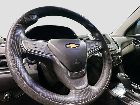 Used 2019 Chevrolet Equinox LT FWD image 13
