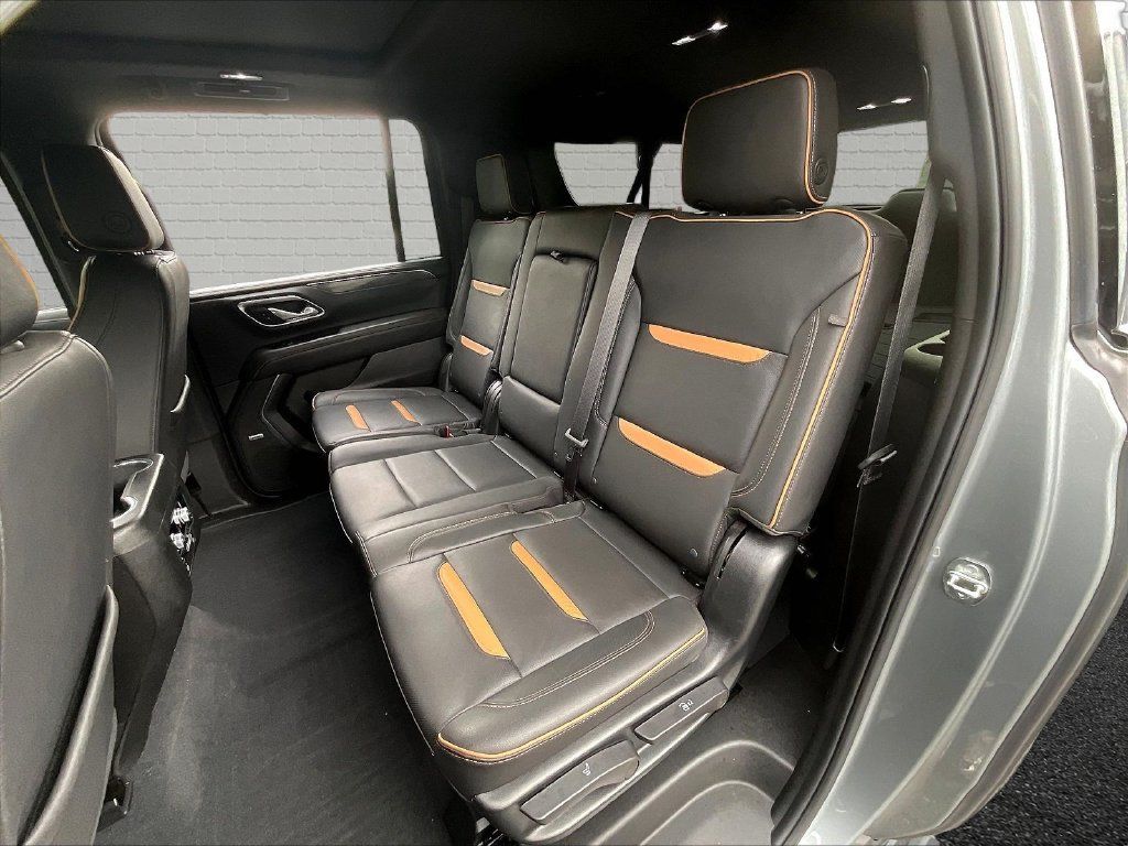 Used 2023 GMC Yukon XL AT4 w/ AT4 Premium Plus Package AWD/4WD image 16