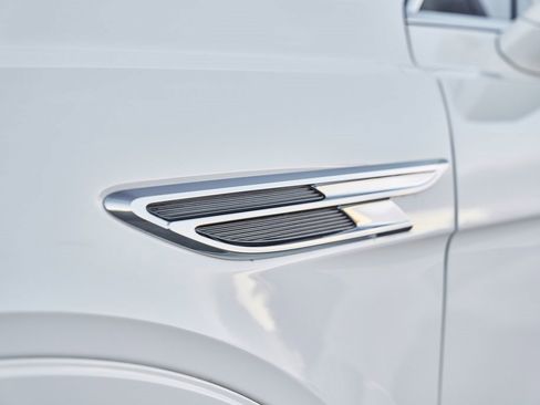 Used 2022 Bentley Bentayga image 8