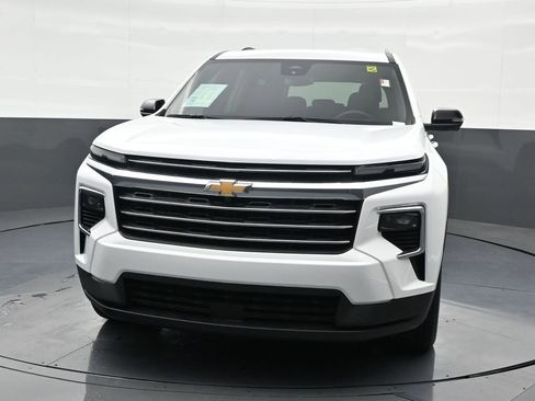 Used 2024 Chevrolet Traverse LT image 9