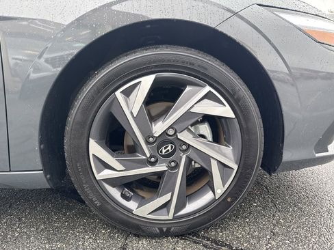 Used 2025 Hyundai Elantra Sport FWD image 12