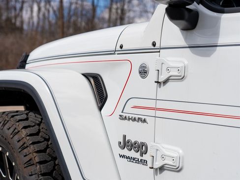 Used 2018 Jeep Wrangler Unlimited Sahara w/ Dual Top Group image 11