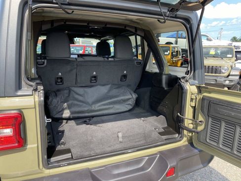 Certified 2026 Jeep Wrangler Unlimited Rubicon AWD/4WD image 5