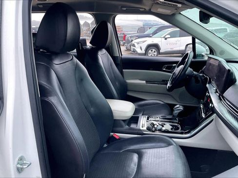 Used 2022 Kia Carnival SX Prestige FWD image 9