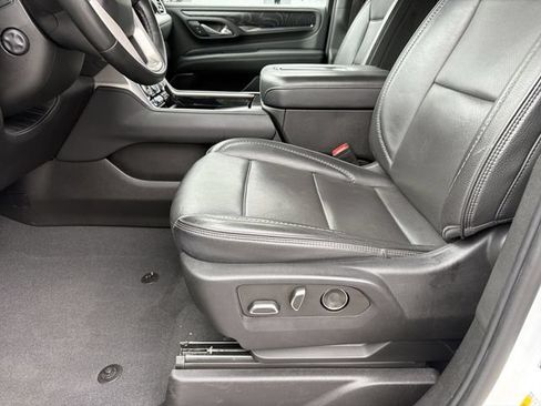Used 2023 GMC Yukon XL Denali RWD image 32