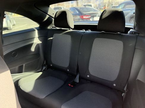 Used 2018 Volkswagen Beetle S image 15
