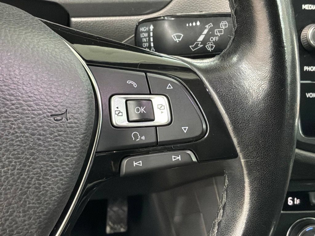 Used 2018 Volkswagen Tiguan SEL Premium AWD/4WD image 10