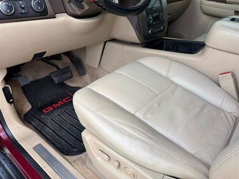 Used 2007 GMC Yukon SLT w/ SLT Preferred Equipment Group AWD/4WD image 10