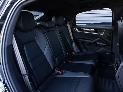 New 2026 Porsche Cayenne Turbo image 31