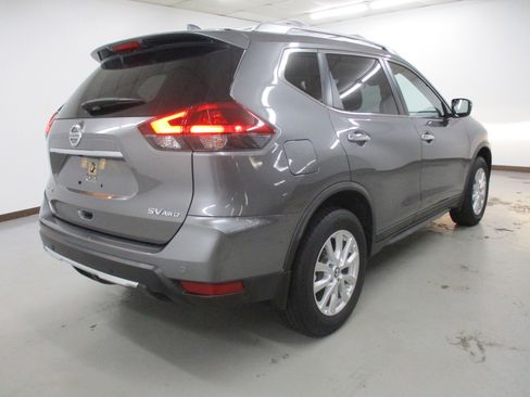 Used 2020 Nissan Rogue SV image 9