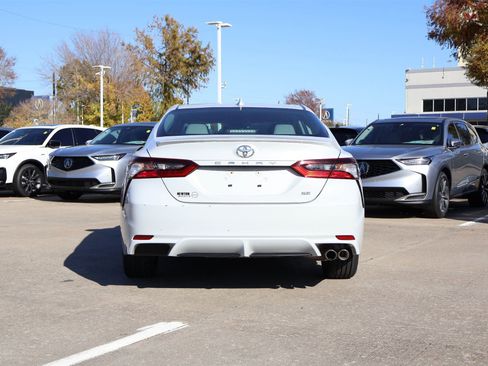 Used 2022 Toyota Camry SE image 5