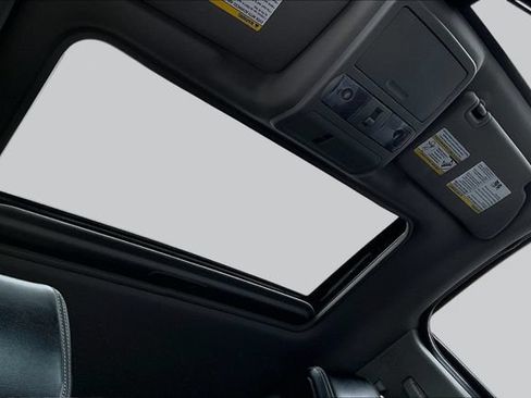 Certified 2024 Nissan Frontier SL RWD image 27