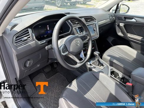 Used 2024 Volkswagen Tiguan SE w/ Panoramic Sunroof Package FWD image 14
