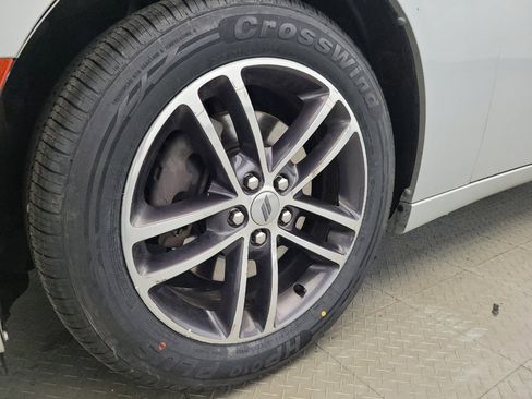 Used 2019 Dodge Charger SXT AWD/4WD image 31