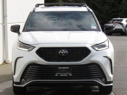 New 2025 Toyota Highlander XSE image 3