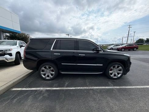 Used 2018 Cadillac Escalade Premium Luxury AWD/4WD image 5