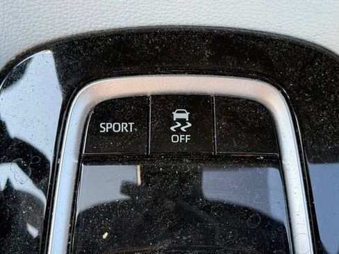 Used 2020 Toyota Corolla XSE FWD image 28