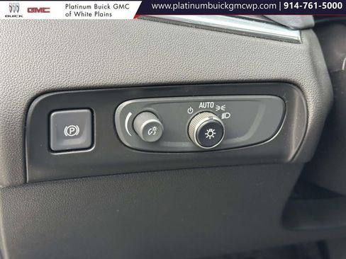 Used 2020 Buick Enclave Premium w/ Sun and Sites Package image 23