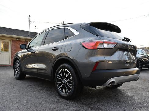 Used 2022 Ford Escape Titanium w/ Titanium Premium Package image 33