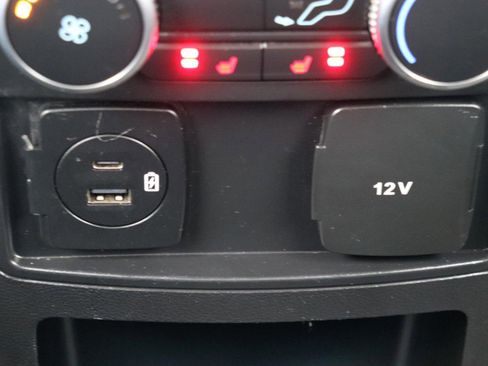 Used 2020 Ford Explorer XLT w/ Comfort Package image 25