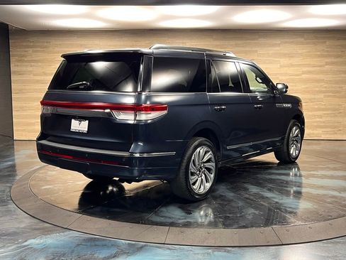 Used 2022 Lincoln Navigator Reserve image 12