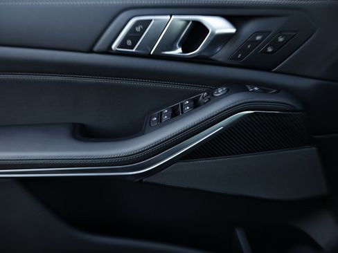 New 2026 BMW X5 M60i image 14