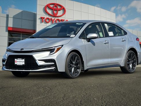 Certified 2026 Toyota Corolla SE w/ SE Package image 7