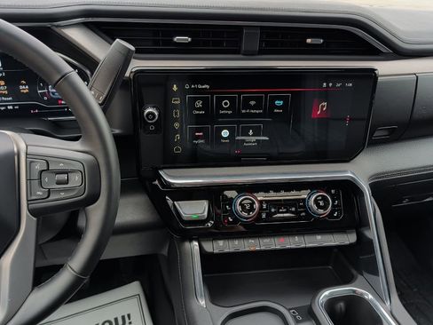 Used 2025 GMC Sierra 3500 Denali w/ Denali Reserve Package image 22