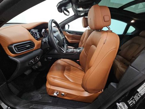 Used 2023 Maserati Levante GT AWD/4WD image 7