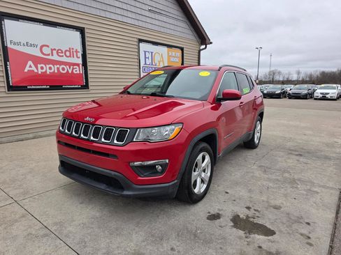 Used 2018 Jeep Compass Latitude image 2