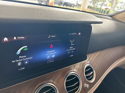 Used 2022 Mercedes-Benz E 350 4MATIC Sedan image 12