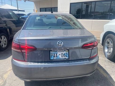 Used 2021 Volkswagen Passat 2.0T SE FWD image 5