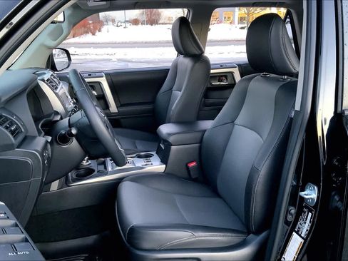 Used 2021 Toyota 4Runner SR5 Premium w/ Moonroof Package AWD/4WD image 8