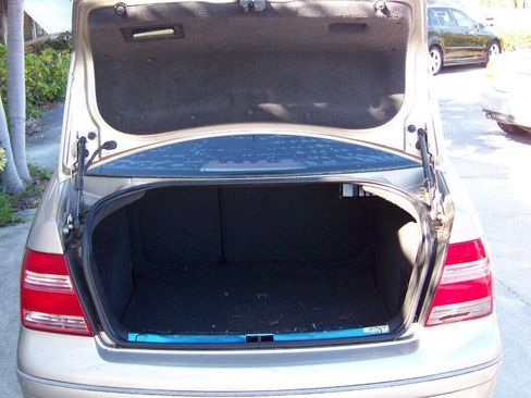 Used 2005 Volkswagen Jetta GLS image 17