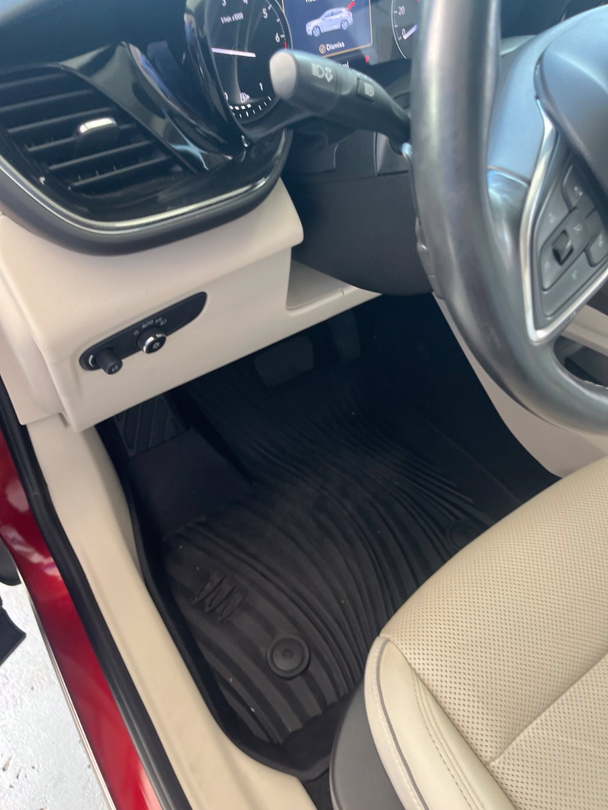 Used 2023 Buick Envision Essence AWD/4WD image 18