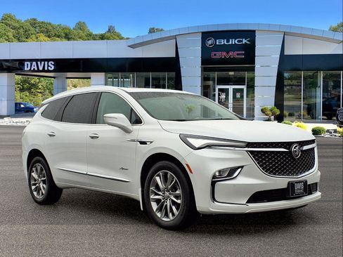Used 2023 Buick Enclave Avenir image 1