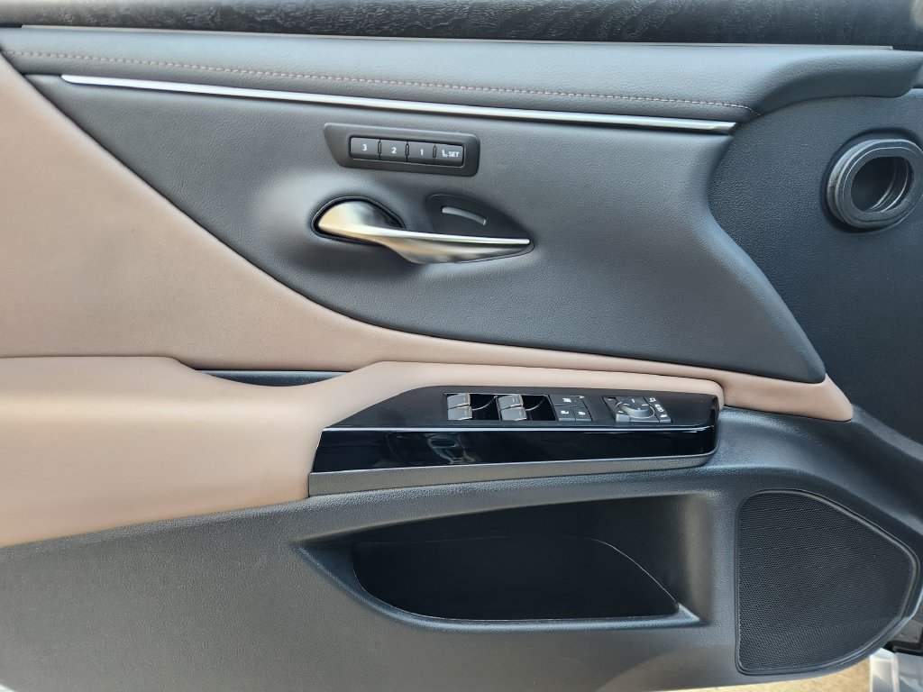 Certified 2025 Lexus ES 350 w/ Premium Package FWD image 22
