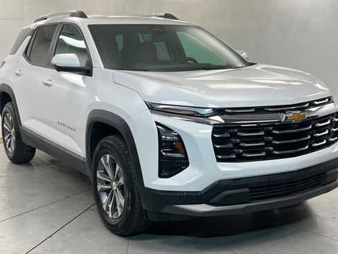 Used 2025 Chevrolet Equinox LT w/ Convenience Package II AWD/4WD image 7