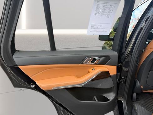 Used 2023 BMW X5 xDrive40i w/ Premium Package image 29