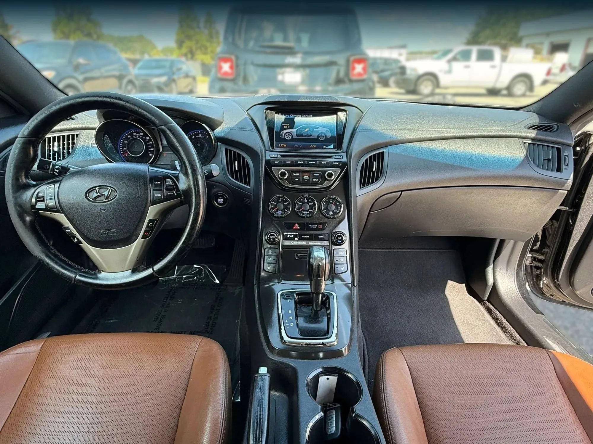 Used 2013 Hyundai Genesis 3.8 RWD image 3