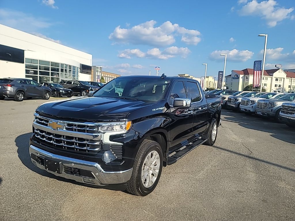 Used 2026 Chevrolet Silverado 1500 LTZ w/ LTZ Premium Package RWD image 3