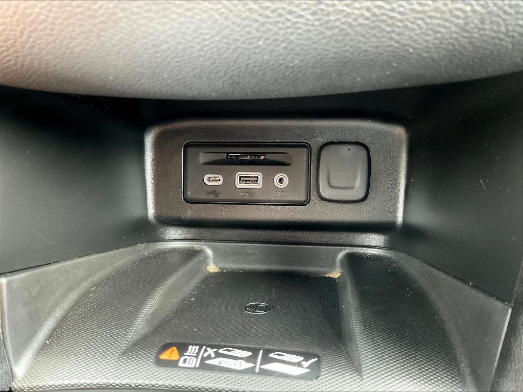 Used 2020 Chevrolet Equinox Premier w/ Premier Redline Edition FWD image 18